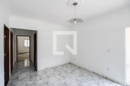 Sala de casa para alugar com 4 quartos, 283m² em Carolina, Nova Iguaçu