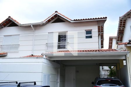 Casa de condomínio para alugar com 138m², 3 quartos e 2 vagasFachada