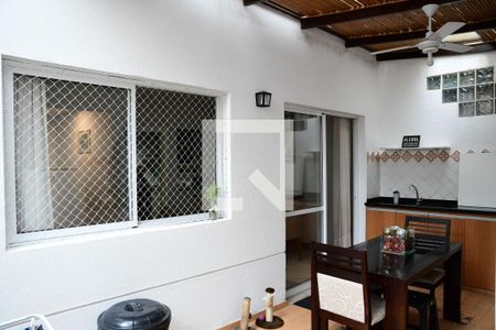 Casa de condomínio para alugar com 138m², 3 quartos e 2 vagasQuintal