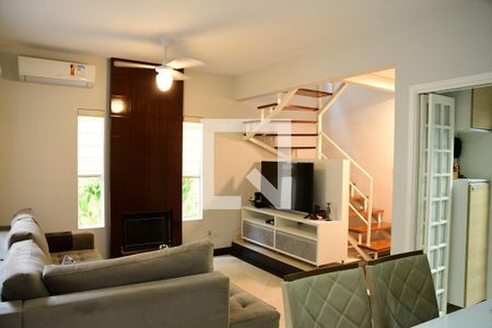 Casa de condomínio para alugar com 138m², 3 quartos e 2 vagasSala