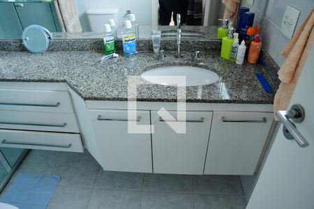 Casa de condomínio para alugar com 138m², 3 quartos e 2 vagasBanheiro da Suíte