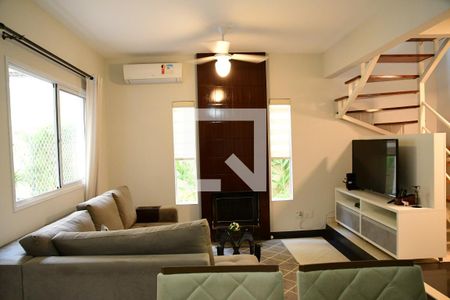 Casa de condomínio para alugar com 138m², 3 quartos e 2 vagasSala