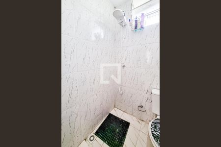 Banheiro de casa para alugar com 2 quartos, 90m² em São Tomaz, Belo Horizonte