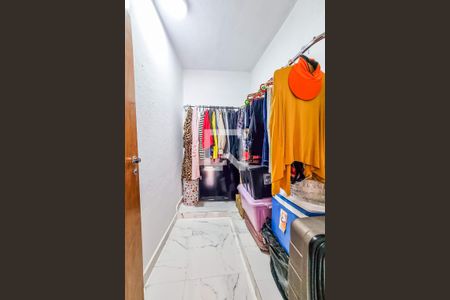 Closet de casa para alugar com 2 quartos, 90m² em São Tomaz, Belo Horizonte