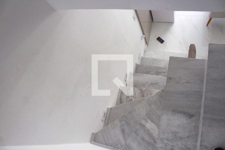Escada de casa à venda com 3 quartos, 120m² em Socorro, São Paulo