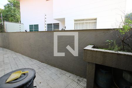 Casa à venda com 300m², 5 quartos e 3 vagasQuintal