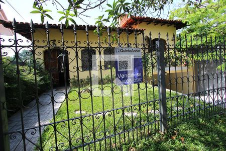 Casa à venda com 300m², 5 quartos e 3 vagasFachada do imóvel Plaquinha QuintoAndar