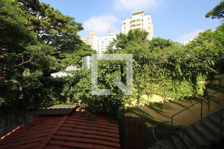 Casa à venda com 300m², 5 quartos e 3 vagasQuarto Suíte 2 - Vista da Janela