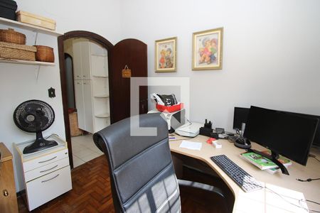 Casa à venda com 300m², 5 quartos e 3 vagasEscritório