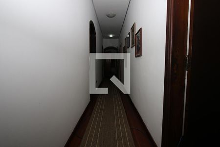 Casa à venda com 300m², 5 quartos e 3 vagasCorredor dos Quartos