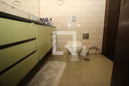 Casa à venda com 300m², 5 quartos e 3 vagasBanheiro da Suíte 2