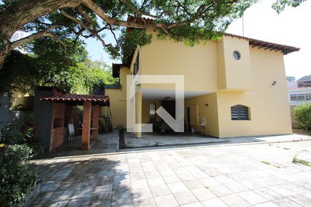 Casa à venda com 300m², 5 quartos e 3 vagasQuintal e Jardim