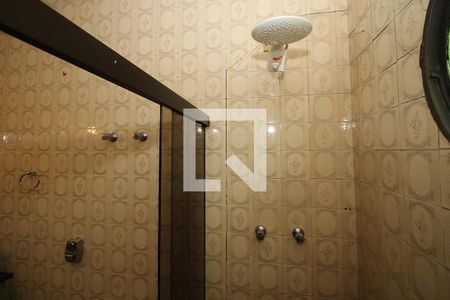 Casa à venda com 300m², 5 quartos e 3 vagasBanheiro da Suíte 2