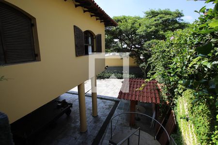 Casa à venda com 300m², 5 quartos e 3 vagasQuintal e Jardim