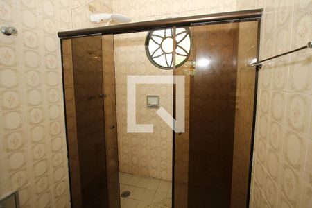 Casa à venda com 300m², 5 quartos e 3 vagasBanheiro da Suíte 2