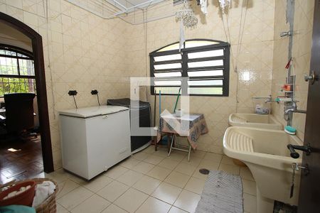 Casa à venda com 300m², 5 quartos e 3 vagasÁrea de Serviço