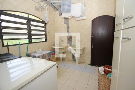Casa à venda com 300m², 5 quartos e 3 vagasÁrea de Serviço