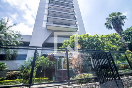 Apartamento à venda com 70m², 2 quartos e 1 vaga Apartamento à venda com 70m², 2 quartos e 1 vagaFachada