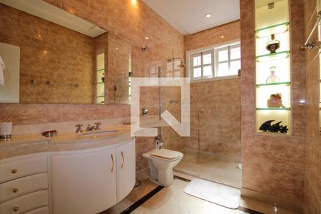 Banheiro  de casa à venda com 4 quartos, 300m² em Arcadia, Contagem