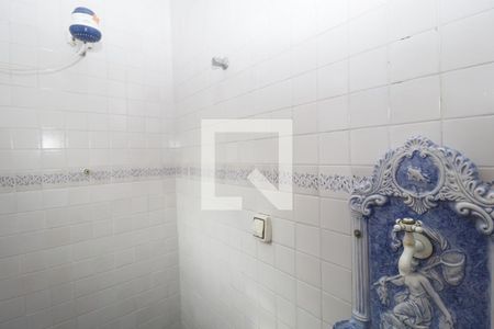 Casa à venda com 250m², 2 quartos e 4 vagasBanheiro de serviço