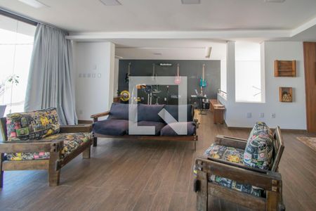 Sala de estar de casa à venda com 4 quartos, 400m² em Guarujá, Porto Alegre