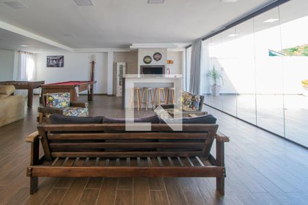 Sala de estar de casa à venda com 4 quartos, 400m² em Guarujá, Porto Alegre