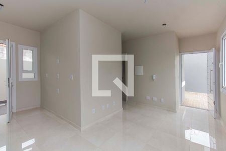 Sala  de casa de condomínio à venda com 2 quartos, 51m² em Niterói, Canoas