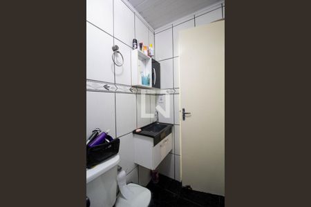 Casa à venda com 130m², 2 quartos e 2 vagas Casa à venda com 130m², 2 quartos e 2 vagasBanheiro