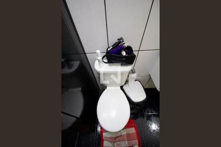 Casa à venda com 130m², 2 quartos e 2 vagas Casa à venda com 130m², 2 quartos e 2 vagasBanheiro