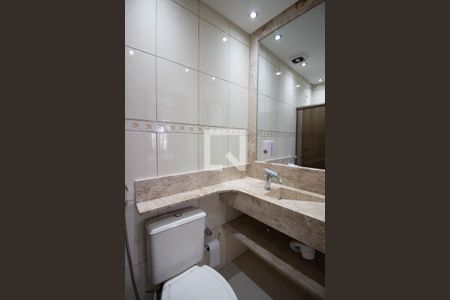 Casa para alugar com 72m², 2 quartos e 2 vagas Casa para alugar com 72m², 2 quartos e 2 vagasBanheiro