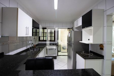 Casa para alugar com 72m², 2 quartos e 2 vagas Casa para alugar com 72m², 2 quartos e 2 vagasCozinha