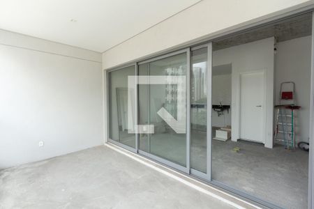 Varanda  de kitnet/studio à venda com 1 quarto, 45m² em Indianópolis, São Paulo