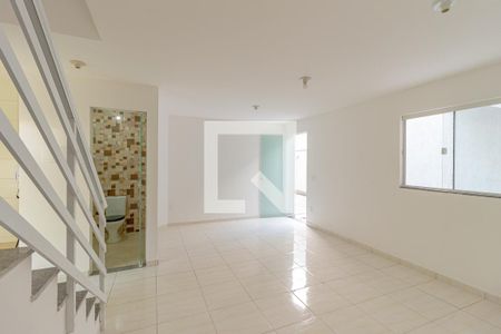 Sala de casa de condomínio para alugar com 2 quartos, 110m² em Campo Grande, Rio de Janeiro