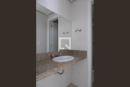 Apartamento para alugar com 180m², 4 quartos e 2 vagasBanheiro suíte canadense 1 e 2