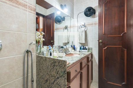 Casa à venda com 190m², 3 quartos e 1 vagaBanheiro Suíte (segundo andar)