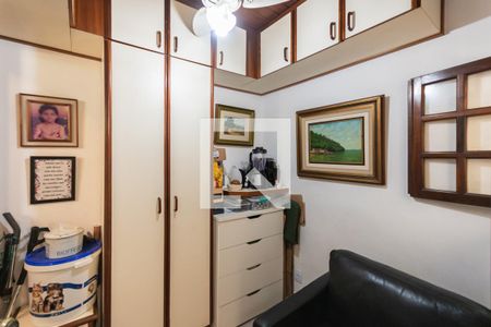 Casa à venda com 190m², 3 quartos e 1 vagaQuarto de Serviço (primeiro andar)