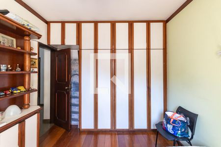 Casa à venda com 190m², 3 quartos e 1 vagaQuarto 2 (segundo andar)