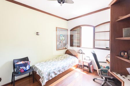 Casa à venda com 190m², 3 quartos e 1 vagaQuarto 2 (segundo andar)