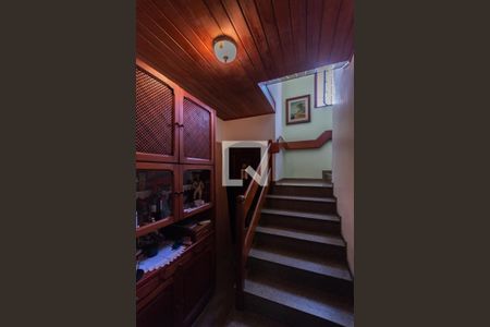 Casa à venda com 190m², 3 quartos e 1 vagaEscadas (primeiro andar)