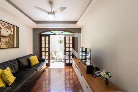 Sala (primeiro andar) de casa à venda com 3 quartos, 190m² em Vila Isabel, Rio de Janeiro