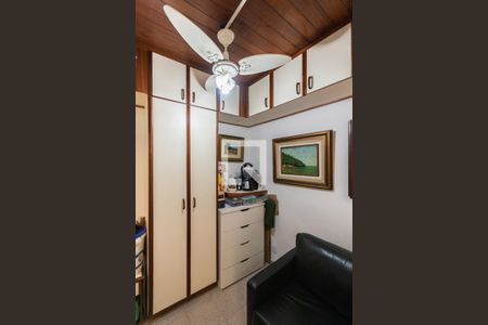 Casa à venda com 190m², 3 quartos e 1 vagaQuarto de Serviço (primeiro andar)