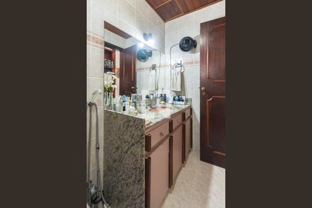 Casa à venda com 190m², 3 quartos e 1 vagaBanheiro Suíte (segundo andar)