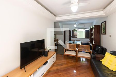 Sala (primeiro andar) de casa à venda com 3 quartos, 190m² em Vila Isabel, Rio de Janeiro