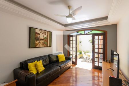 Sala (primeiro andar) de casa à venda com 3 quartos, 190m² em Vila Isabel, Rio de Janeiro