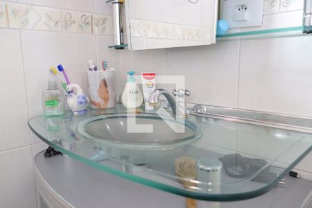 Casa à venda com 120m², 3 quartos e 2 vagasbanheiro corredor