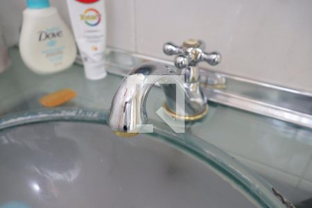 Casa à venda com 120m², 3 quartos e 2 vagasbanheiro corredor