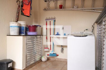 Casa à venda com 120m², 3 quartos e 2 vagasÁrea de Serviço