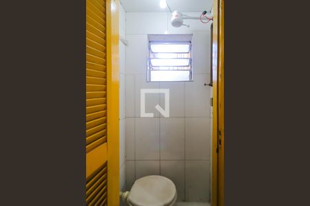 Banheiro de kitnet/studio para alugar com 1 quarto, 14m² em Vila Mariana, São Paulo