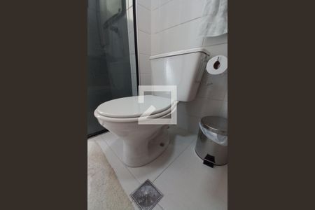 Apartamento à venda com 82m², 3 quartos e 2 vagas Apartamento à venda com 82m², 3 quartos e 2 vagasDetalhe do banheiro