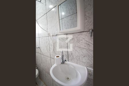 Banheiro de kitnet/studio para alugar com 1 quarto, 25m² em Vila Siria, São Paulo